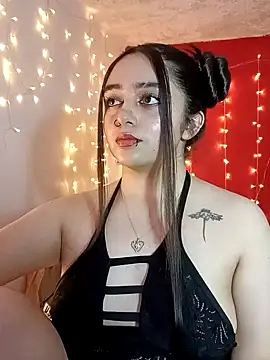 IvonneT online show from February 2, 2025, 8:08 pm