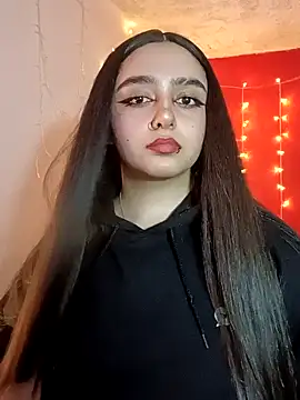 IvonneT online show from January 25, 2025, 11:43 pm