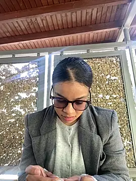 Snapshot of trianawhite chatting on February 19, 2026, 4:48 pm trianawhite online show from February 19, 2026, 4:48 pm