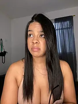 trianawhite online show from April 9, 2026, 9:54 pm