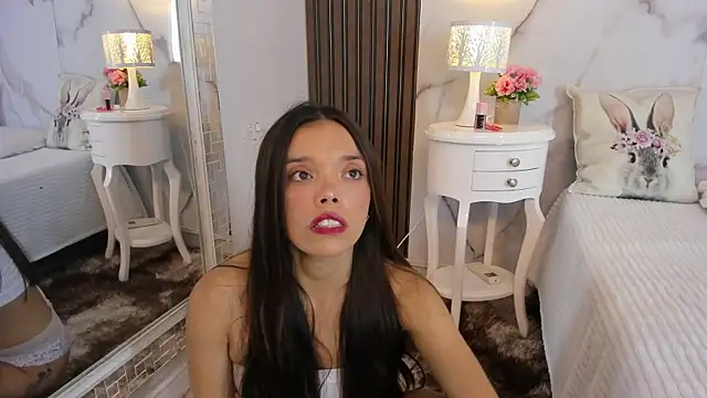 hannahill69 online show from July 25, 2026, 5:15 am