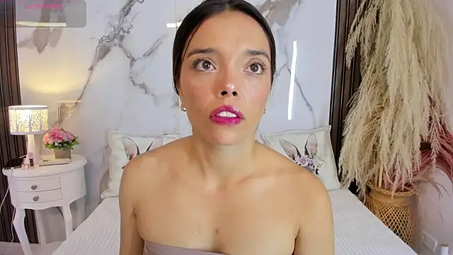 hannahill69 online show from July 21, 2026, 5:09 am