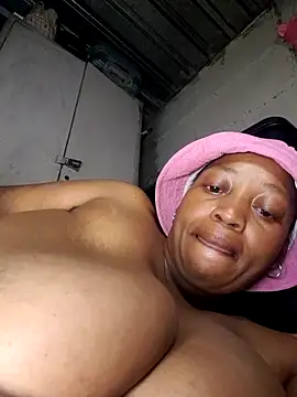 Snapshot of winterqueenx chatting on December 20, 2025, 10:56 pm winterqueenx online show from December 20, 2025, 10:56 pm