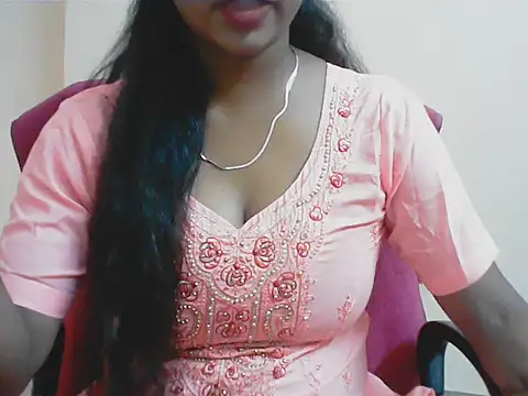 LovingPihu online show from July 26, 2026, 5:14 am