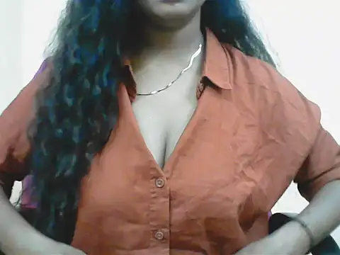 LovingPihu online show from July 25, 2026, 5:26 am