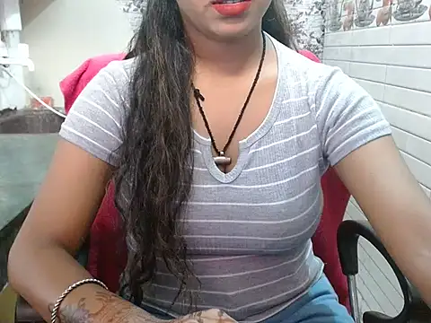 LovingPihu online show from October 21, 2025, 5:40 am