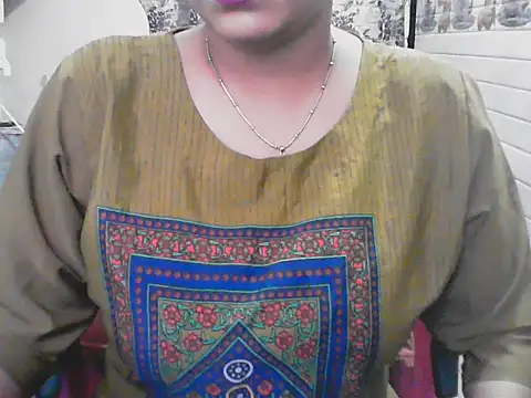 LovingPihu online show from June 8, 2026, 6:03 am