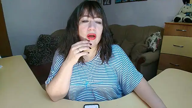 Lucretia Goldi  online show from February 5, 2026, 2:57 pm