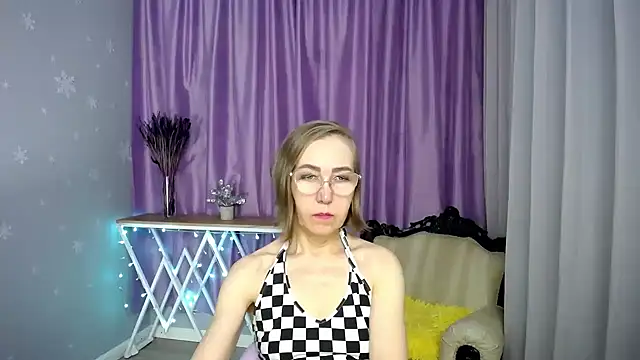 queen a n i online show from April 14, 2026, 8:30 am