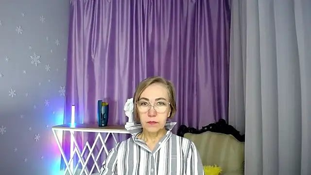 queen a n i online show from October 18, 2025, 8:05 am