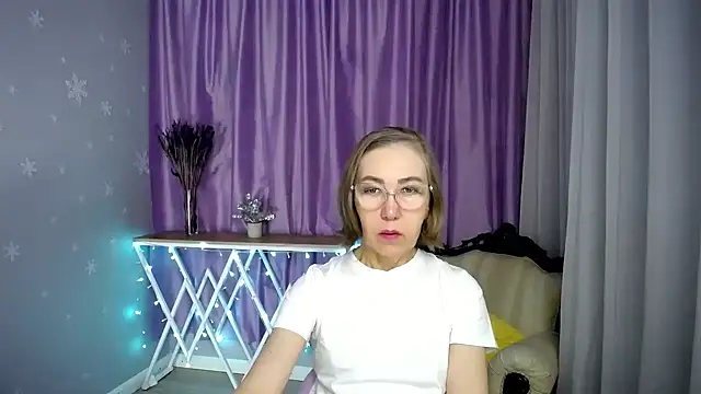 queen a n i online show from March 22, 2026, 8:27 am