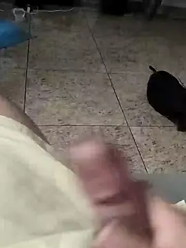 Snapshot of vini4016 chatting on December 17, 2024, 10:44 am vini4016 online show from December 17, 2024, 10:44 am