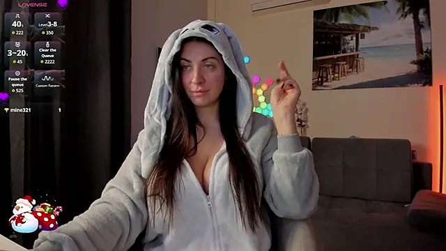 victorias world online show from December 3, 2025, 7:35 pm