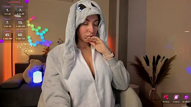 victorias world online show from November 27, 2025, 5:35 pm