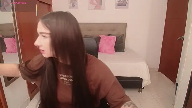 Snapshot of Miley_Baker chatting on February 14, 2026, 1:44 pm Miley Baker online show from February 14, 2026, 1:44 pm