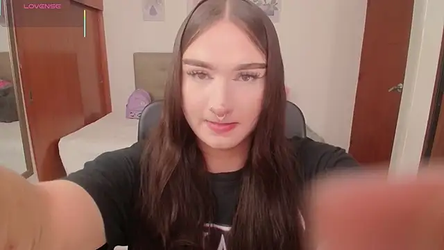 Snapshot of Miley_Baker chatting on February 26, 2026, 1:33 pm Miley Baker online show from February 26, 2026, 1:33 pm