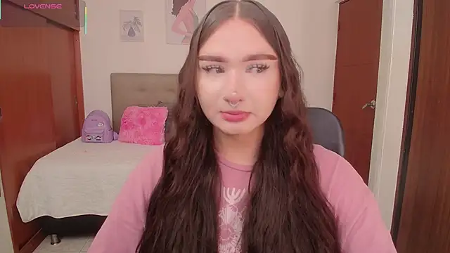 Snapshot of Miley_Baker chatting on February 5, 2026, 1:29 pm Miley Baker online show from February 5, 2026, 1:29 pm