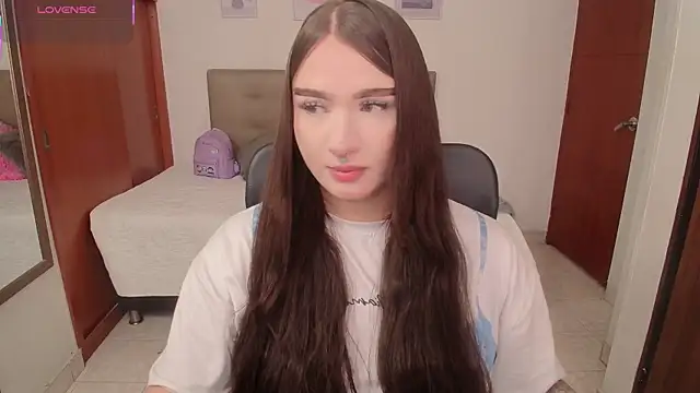 Snapshot of Miley_Baker chatting on February 25, 2026, 1:44 pm Miley Baker online show from February 25, 2026, 1:44 pm