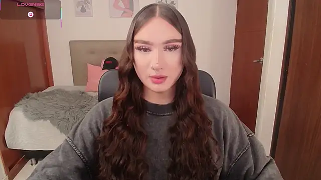 Miley Baker online show from December 5, 2025, 2:48 pm