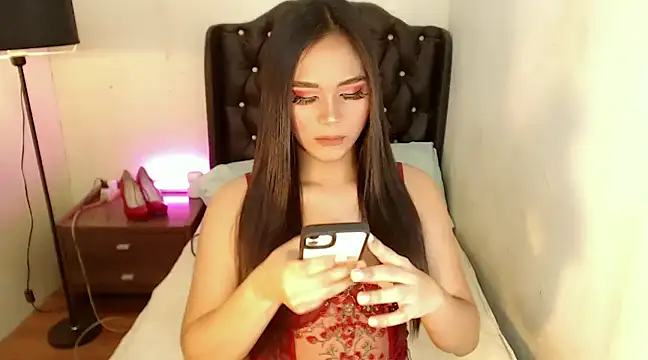Snapshot of ave_maarria chatting on March 4, 2025, 5:42 am ave maarria online show from March 4, 2025, 5:42 am