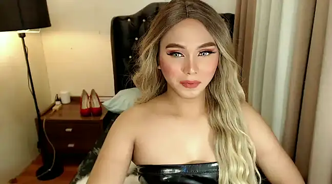 Snapshot of ave_maarria chatting on January 24, 2025, 2:39 am ave maarria online show from January 24, 2025, 2:39 am