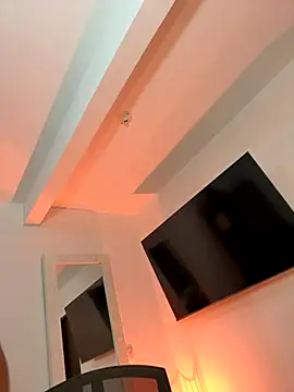 kem hott online show from September 12, 2025, 3:50 am