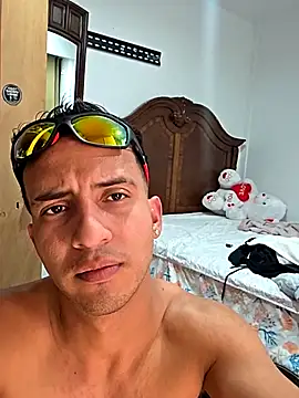 Torresmor online show from November 22, 2025, 1:48 am