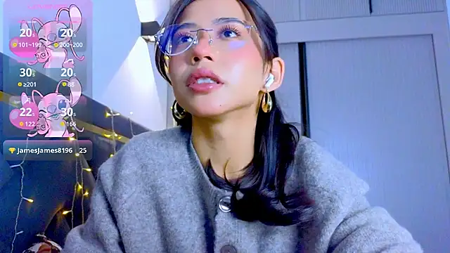 Mia Tin online show from December 18, 2025, 4:33 pm