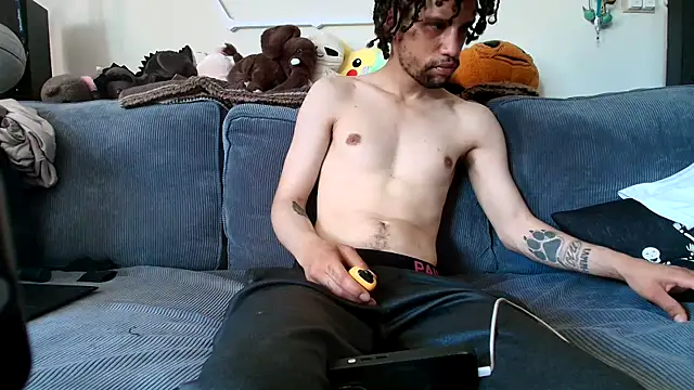 kingdennis6666 online show from September 19, 2025, 9:41 pm