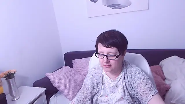 ChristaRose online show from April 10, 2026, 12:06 am