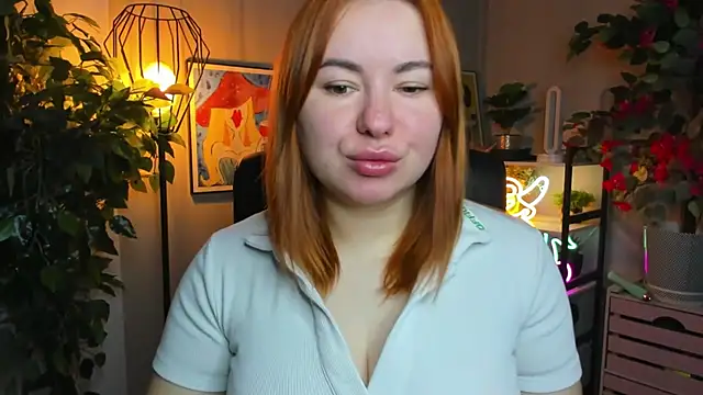 LAYLAxSTAR online show from November 9, 2025, 7:34 am