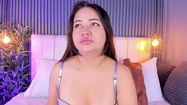 AnaisClark online show from April 7, 2026, 11:23 am