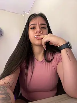 Snapshot of Alhanna_ chatting on March 10, 2025, 9:51 pm Alhanna online show from March 10, 2025, 9:51 pm