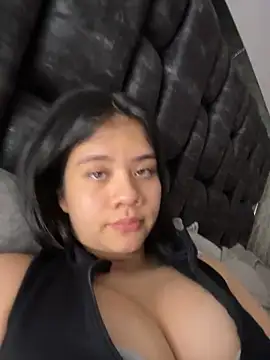 Snapshot of Alhanna_ chatting on February 5, 2025, 8:35 pm Alhanna online show from February 5, 2025, 8:35 pm