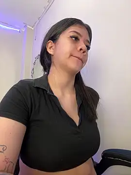 Snapshot of Alhanna_ chatting on March 2, 2025, 4:14 pm Alhanna online show from March 2, 2025, 4:14 pm