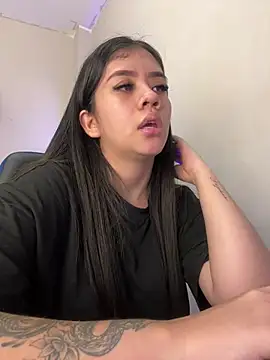 Snapshot of Alhanna_ chatting on March 23, 2025, 1:31 am Alhanna online show from March 23, 2025, 1:31 am