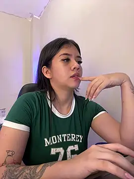 Snapshot of Alhanna_ chatting on March 9, 2025, 6:17 am Alhanna online show from March 9, 2025, 6:17 am