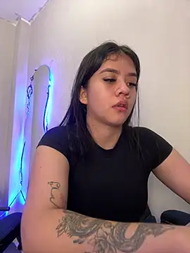 Snapshot of Alhanna_ chatting on March 7, 2025, 10:10 pm Alhanna online show from March 7, 2025, 10:10 pm