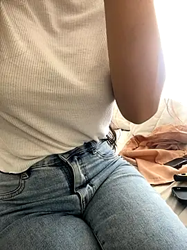 DulceMya6 online show from November 19, 2025, 5:46 pm