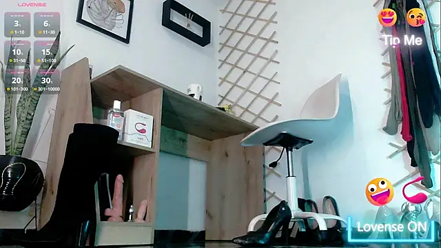 myla sarah online show from November 15, 2025, 9:30 pm