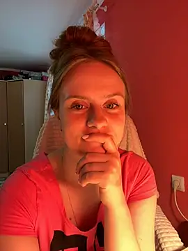 SophiaSweet  online show from March 15, 2026, 8:32 am