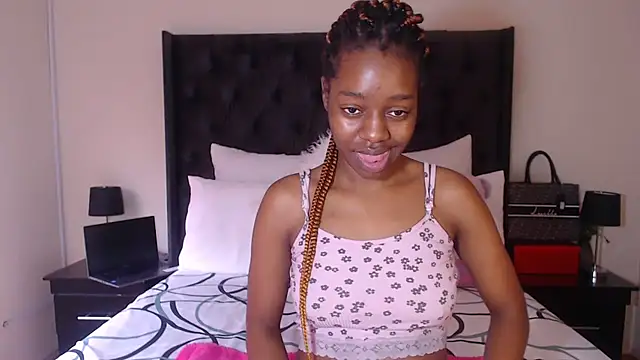 Sexynaughty Gal online show from January 12, 2025, 7:21 am