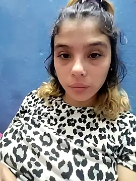 mariamac420 online show from March 12, 2025, 11:01 pm