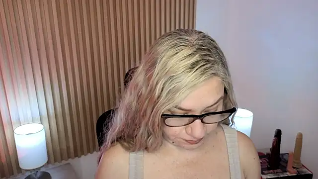 MarianL0ve online show from February 7, 2026, 10:56 am