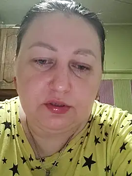 Rini333 online show from October 9, 2025, 8:42 pm