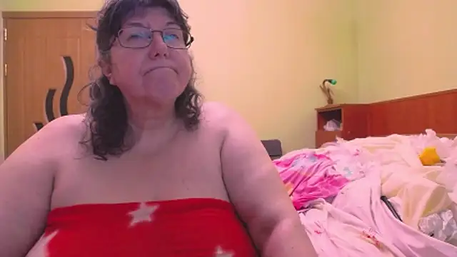 HugeTits online show from March 2, 2026, 3:29 am