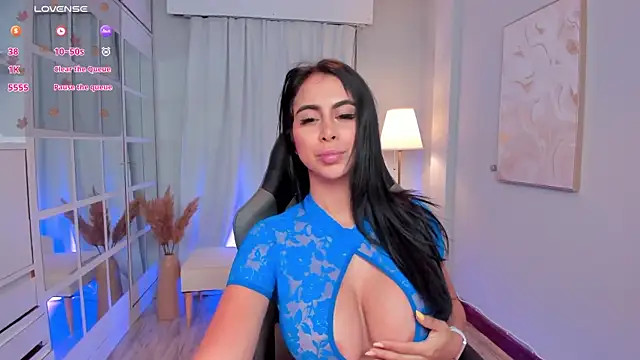 LeahJones  online show from October 7, 2025, 6:14 am