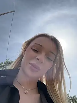 HannaXLove online show from July 19, 2026, 12:57 pm