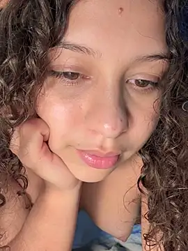 Snapshot of Shara_dreams chatting on January 31, 2025, 11:56 pm Shara dreams online show from January 31, 2025, 11:56 pm
