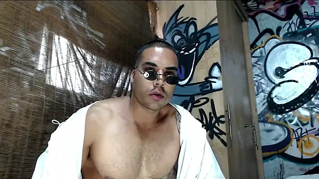 Snapshot of Justin_Frank chatting on February 15, 2026, 4:39 pm Justin Frank online show from February 15, 2026, 4:39 pm